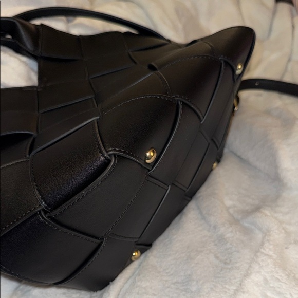 Urban Expressions Certified Vegan Chic Black Quilted hand/Shoulder Bag